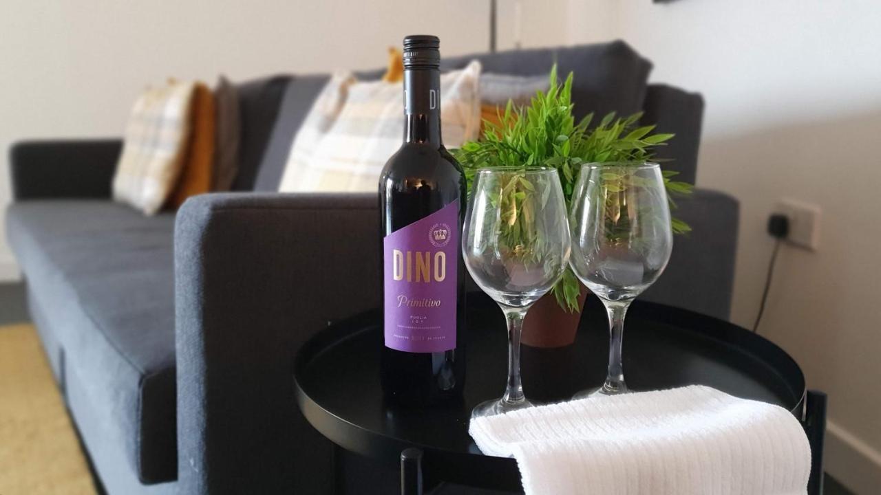 Spacious London Apartment 5 Min Walk To Leytonstone Underground Station And 5 Stops To Zone 1 Kültér fotó