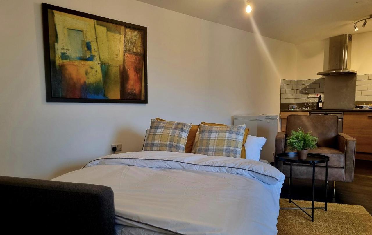 Spacious London Apartment 5 Min Walk To Leytonstone Underground Station And 5 Stops To Zone 1 Kültér fotó