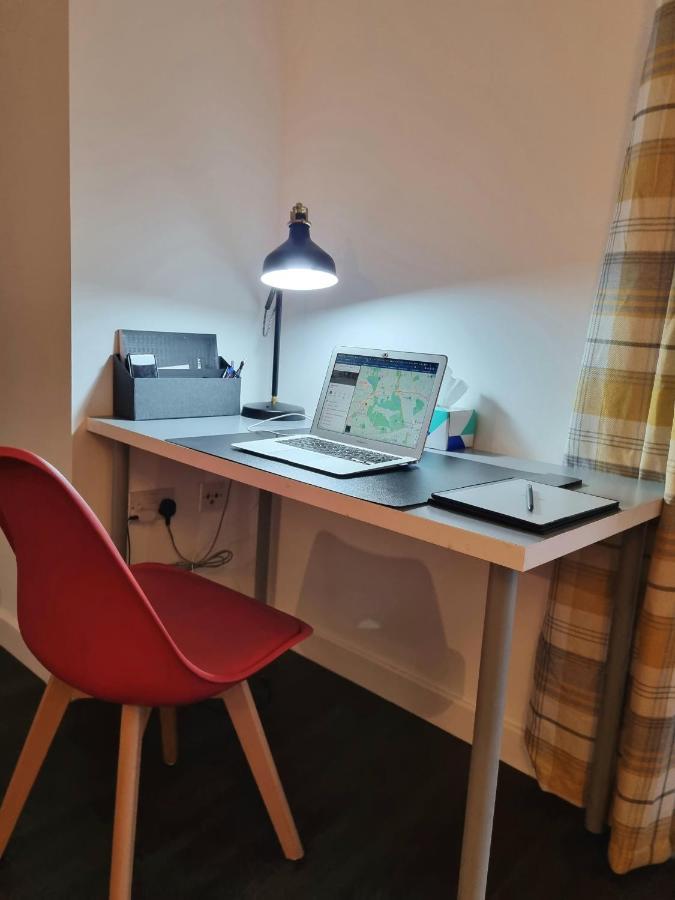 Spacious London Apartment 5 Min Walk To Leytonstone Underground Station And 5 Stops To Zone 1 Kültér fotó